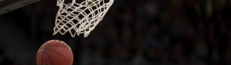 NBA籃球比賽現(xiàn)場(chǎng) - 球員扣籃瞬間